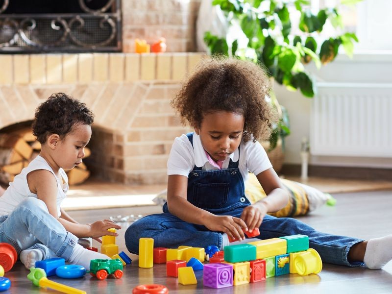 Relação entre irmãos — amor, rivalidade e construção de vínculo