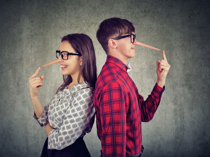 Por que algumas pessoas mentem compulsivamente? Como a psicoterapia pode ajudar?